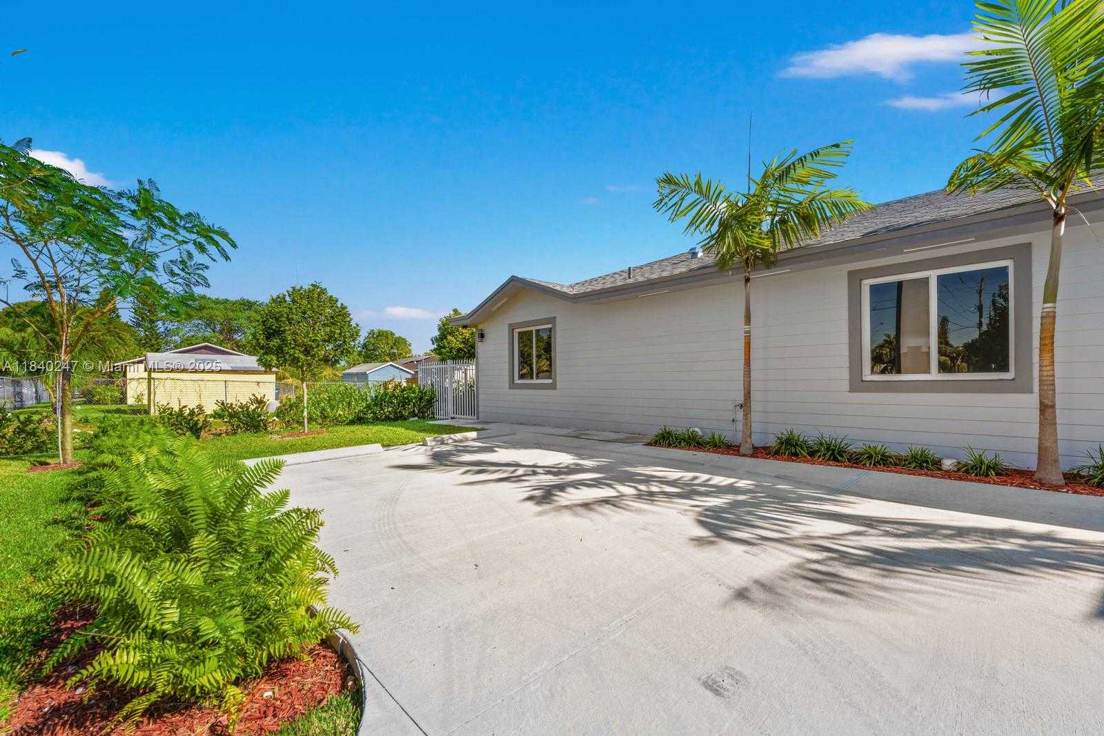 Small Image of 231 NORTH WEST 3RD AVE #2, Florida City Number 3