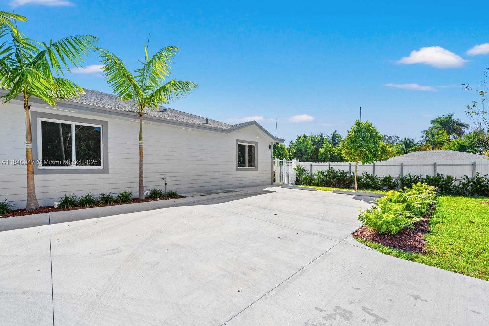 Small Image of 231 NORTH WEST 3RD AVE #2, Florida City Number 4