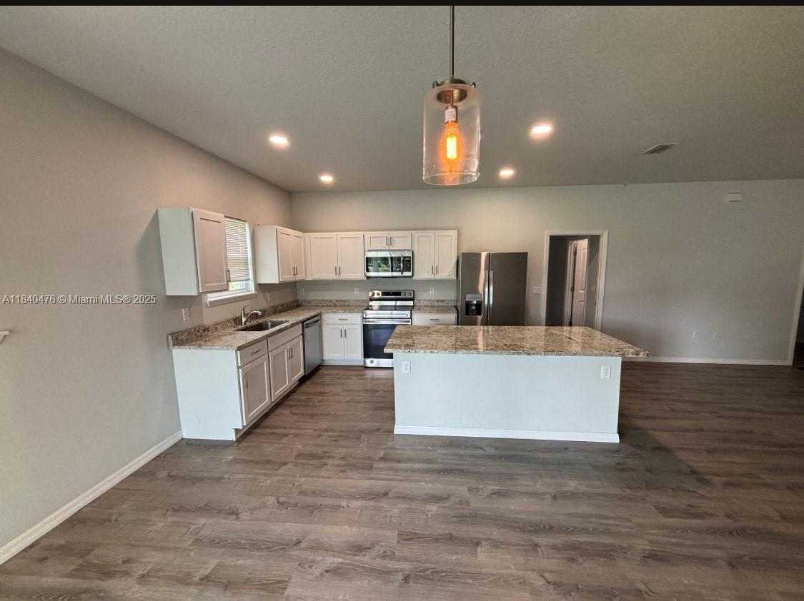 Small Image of 2518 FERN PALM DR, Other City - In The State Of Florida Number 3