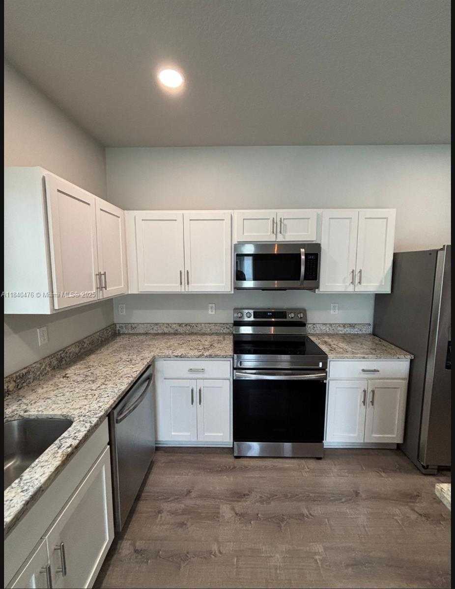 Small Image of 2518 FERN PALM DR, Other City - In The State Of Florida Number 5