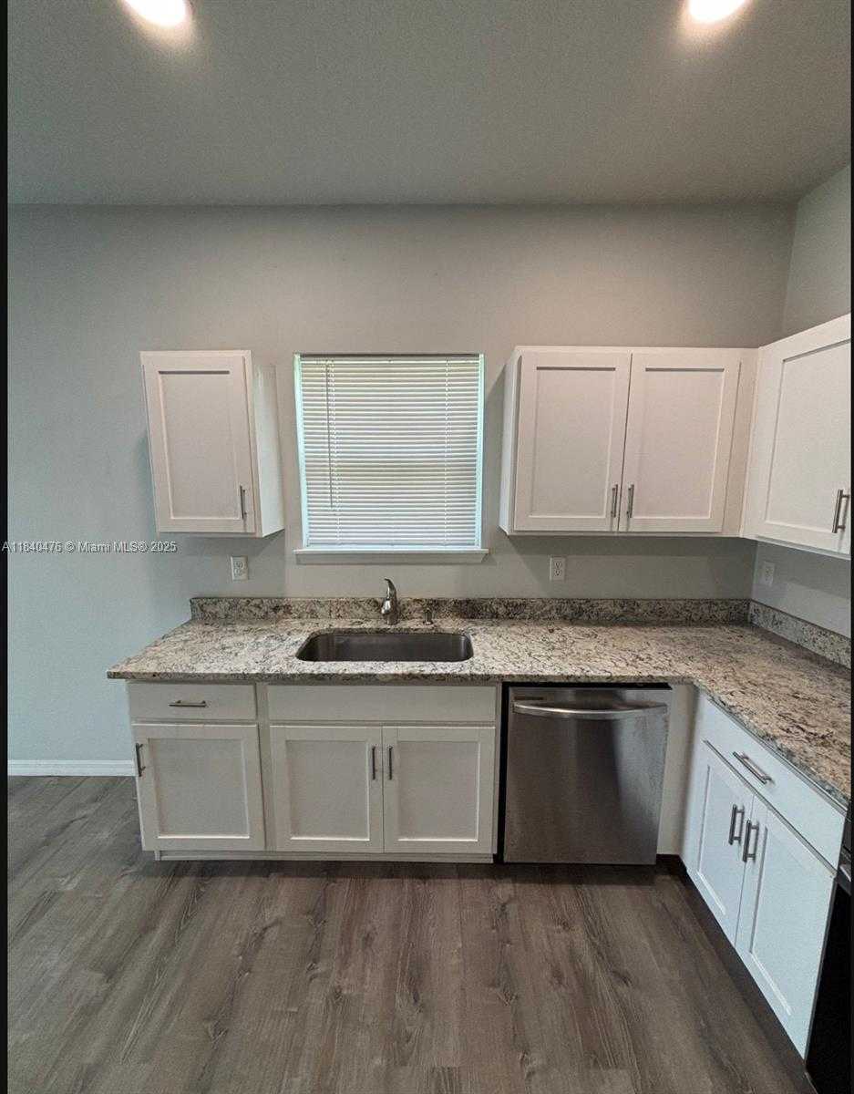 Small Image of 2518 FERN PALM DR, Other City - In The State Of Florida Number 6