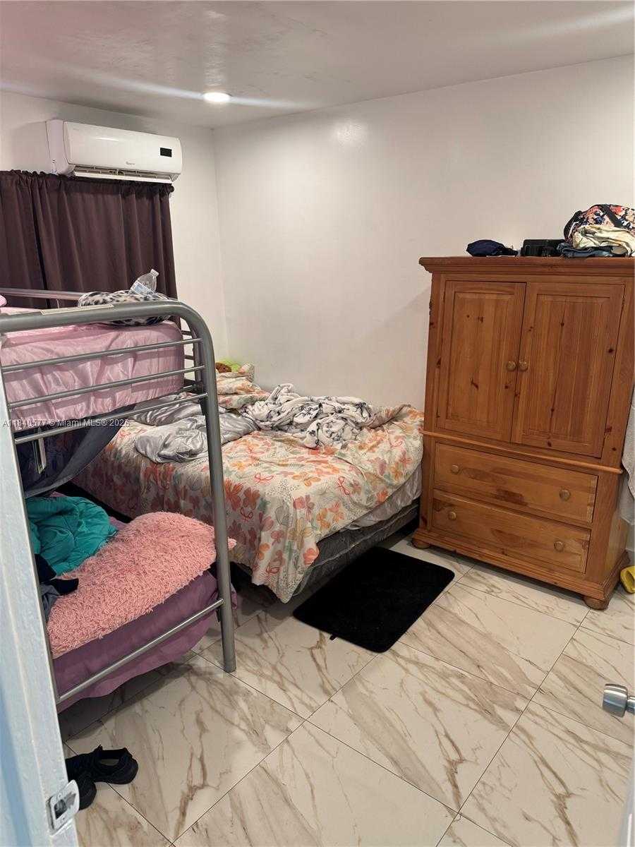 Small Image of 3932 SOUTH WEST 12TH PL, Fort Lauderdale Number 12