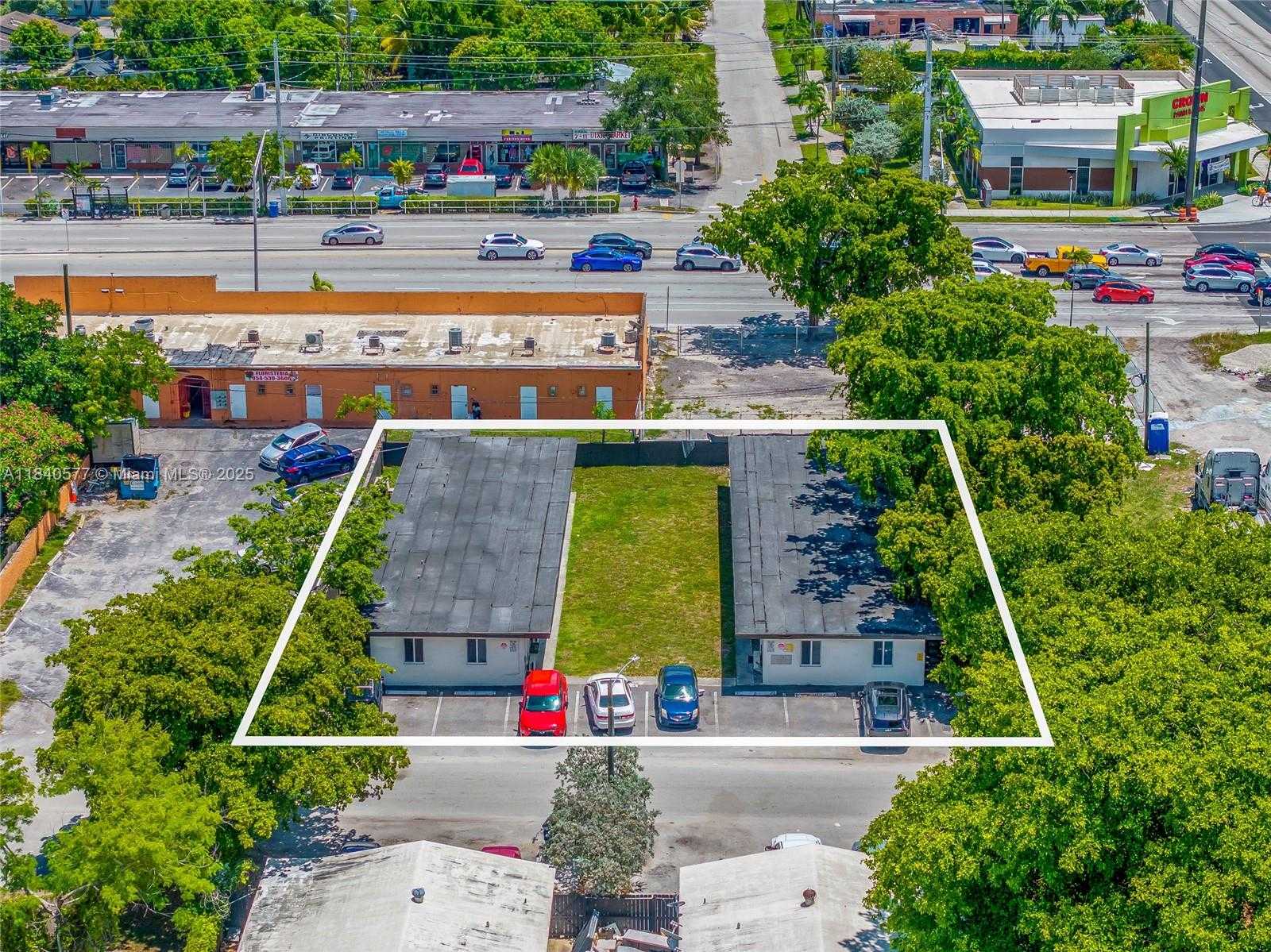 Small Image of 3932 SOUTH WEST 12TH PL, Fort Lauderdale Number 4
