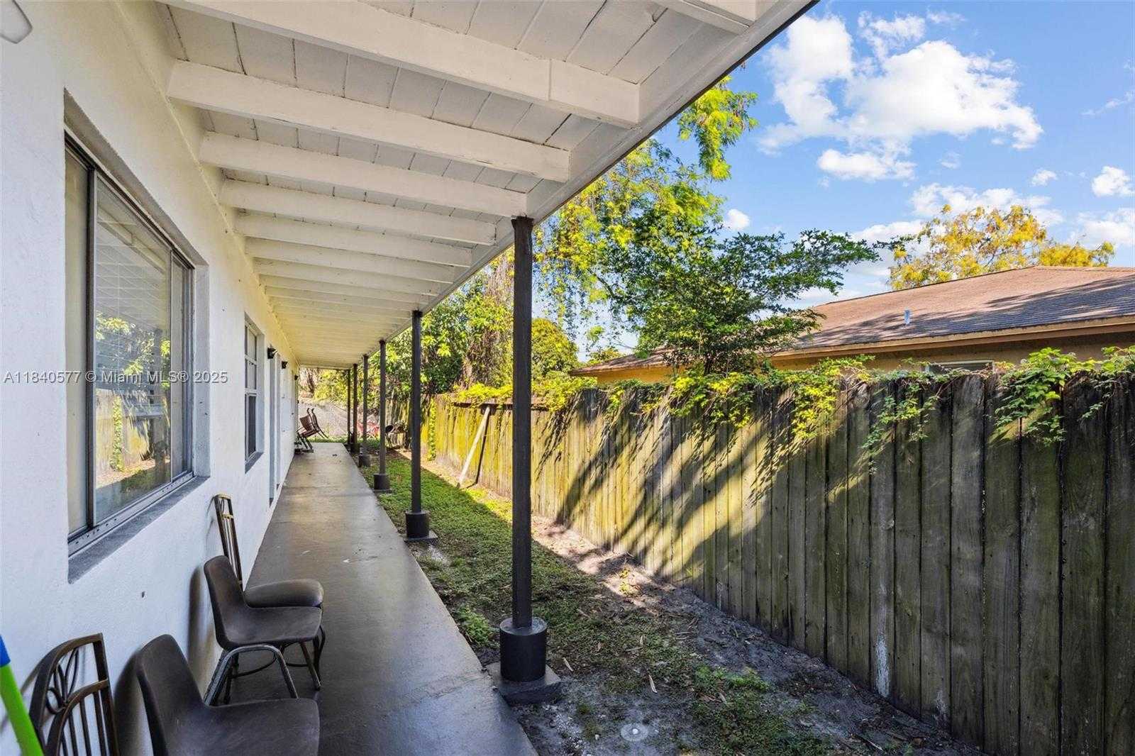 Small Image of 3932 SOUTH WEST 12TH PL, Fort Lauderdale Number 9