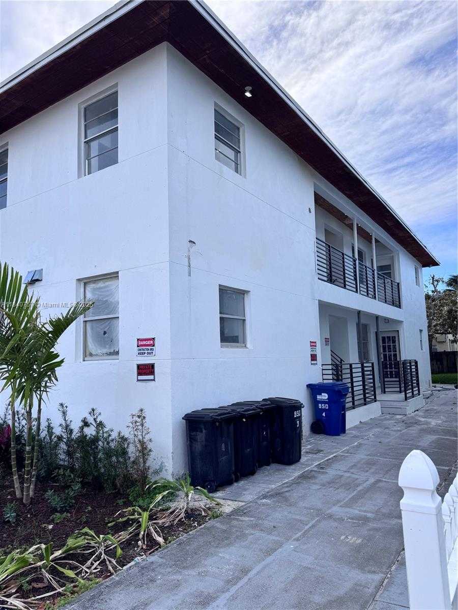 Small Image of 950 79TH TER #4, Miami Beach Number 2