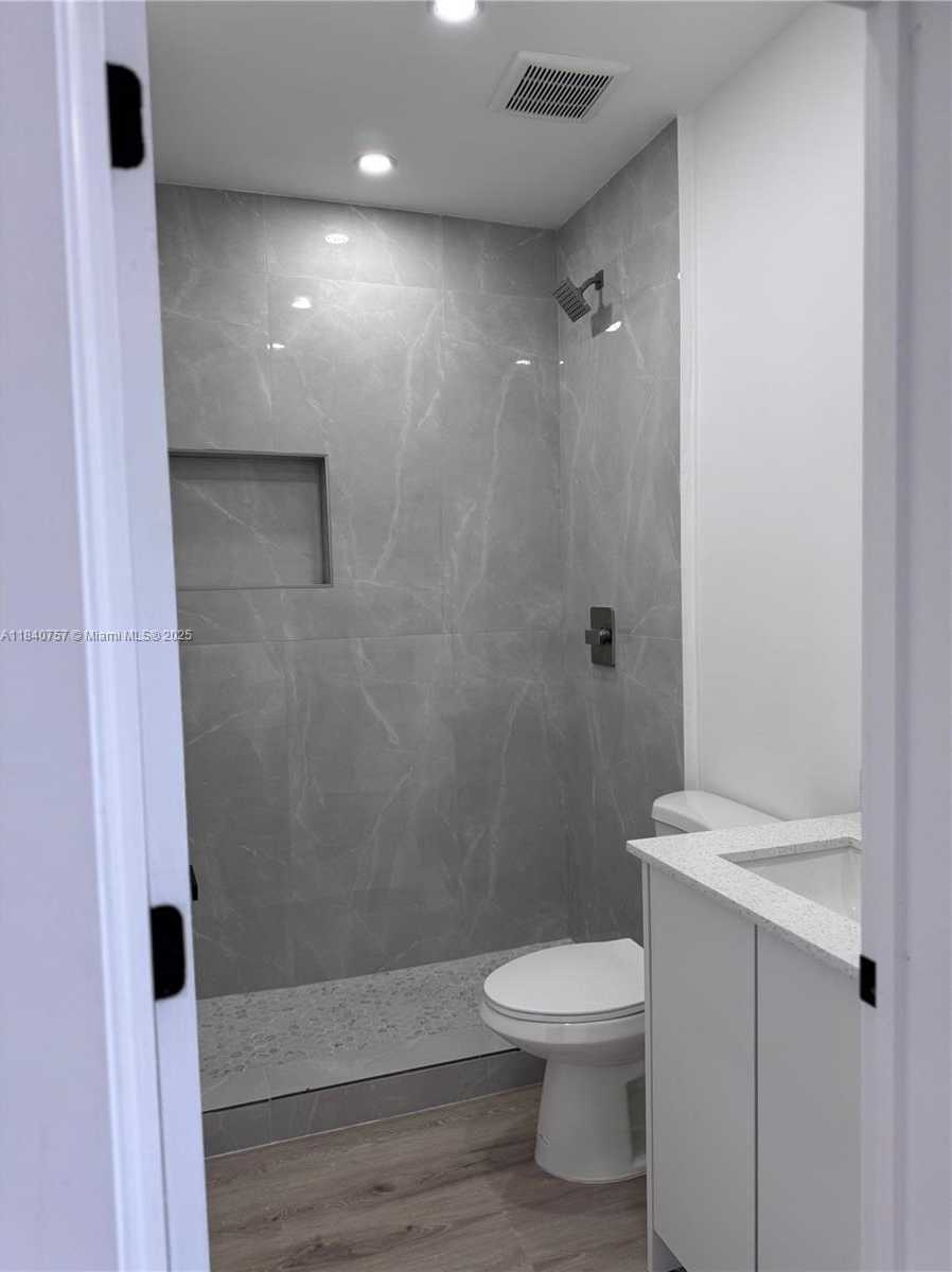 Small Image of 950 79TH TER #4, Miami Beach Number 6