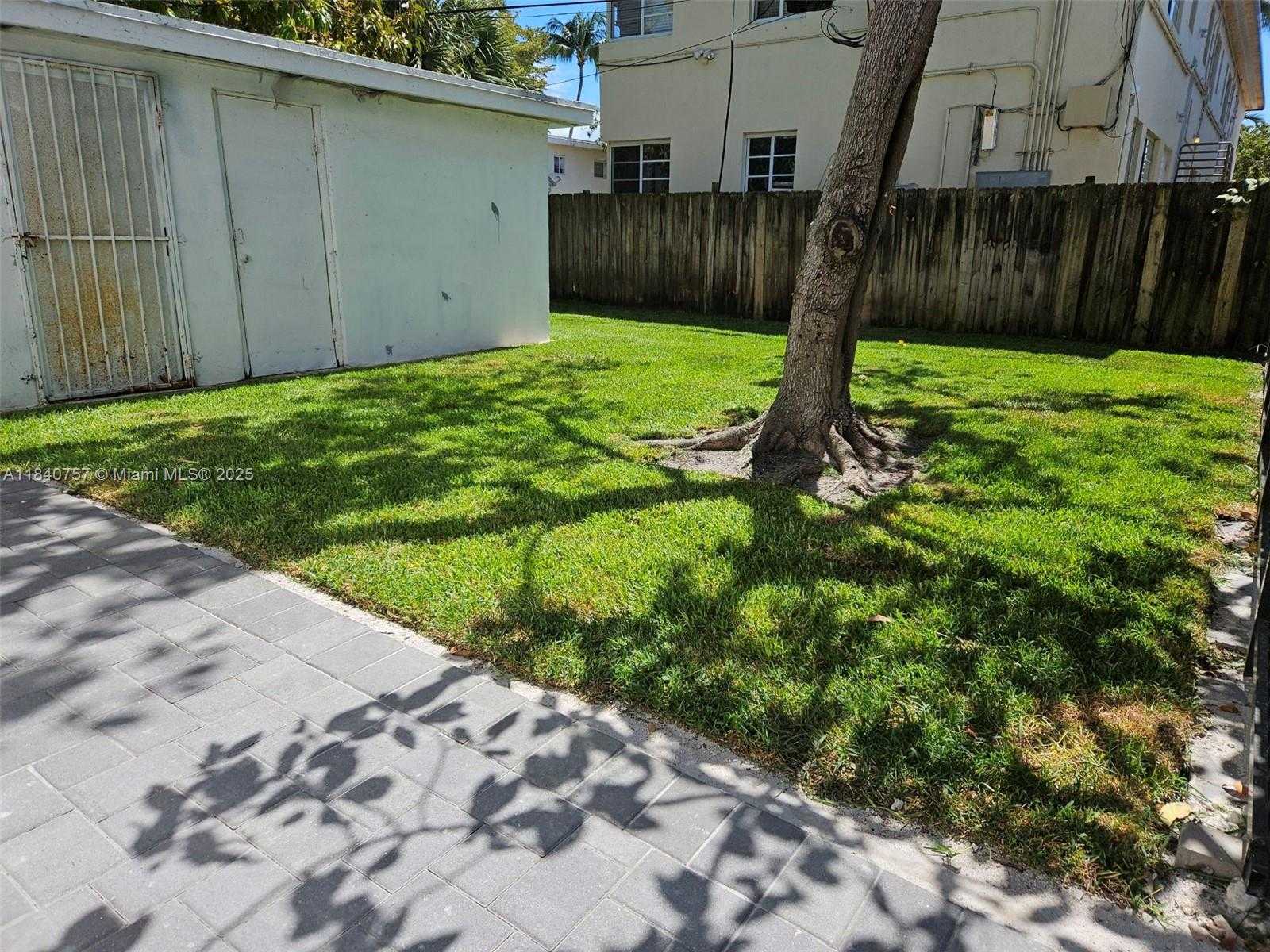 Small Image of 950 79TH TER #4, Miami Beach Number 8