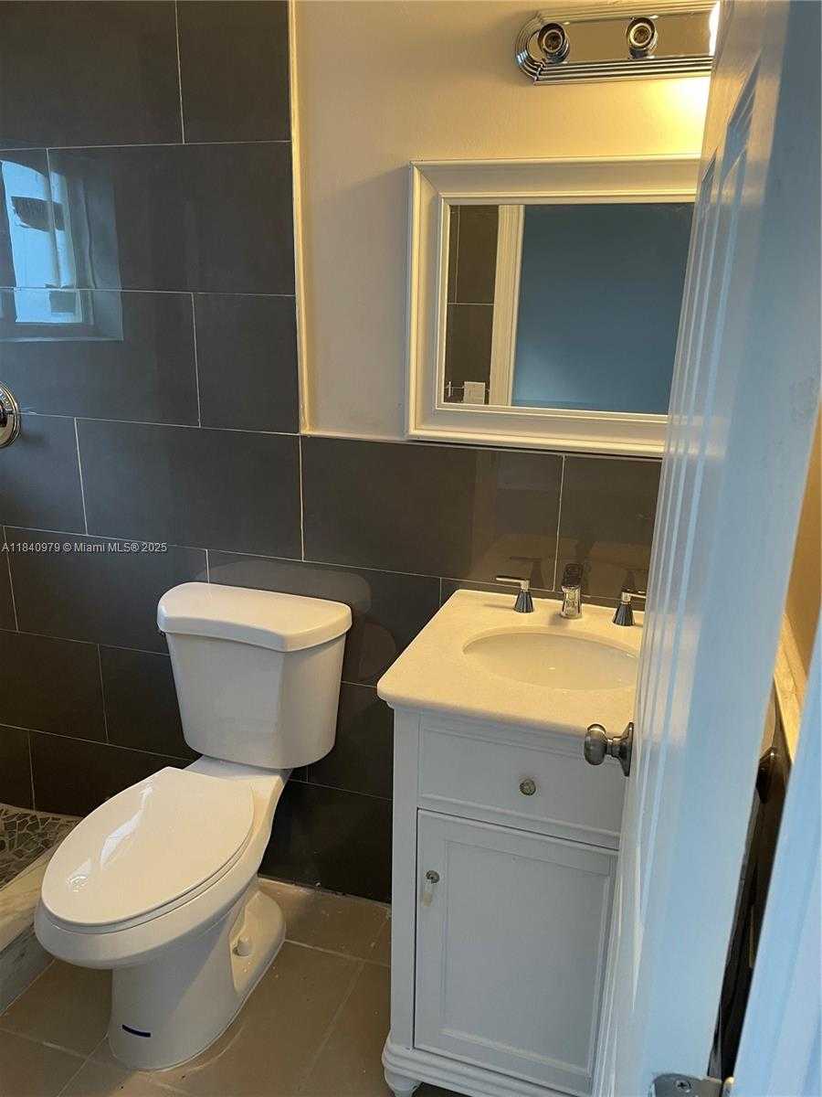 Small Image of 8321 NORTH EAST MIAMI CT, Miami Number 10