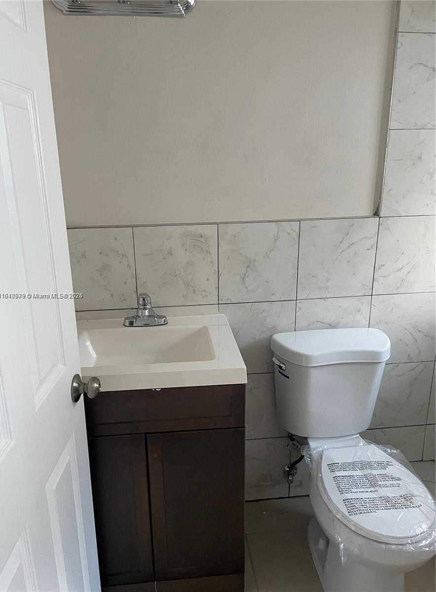 Small Image of 8321 NORTH EAST MIAMI CT, Miami Number 3