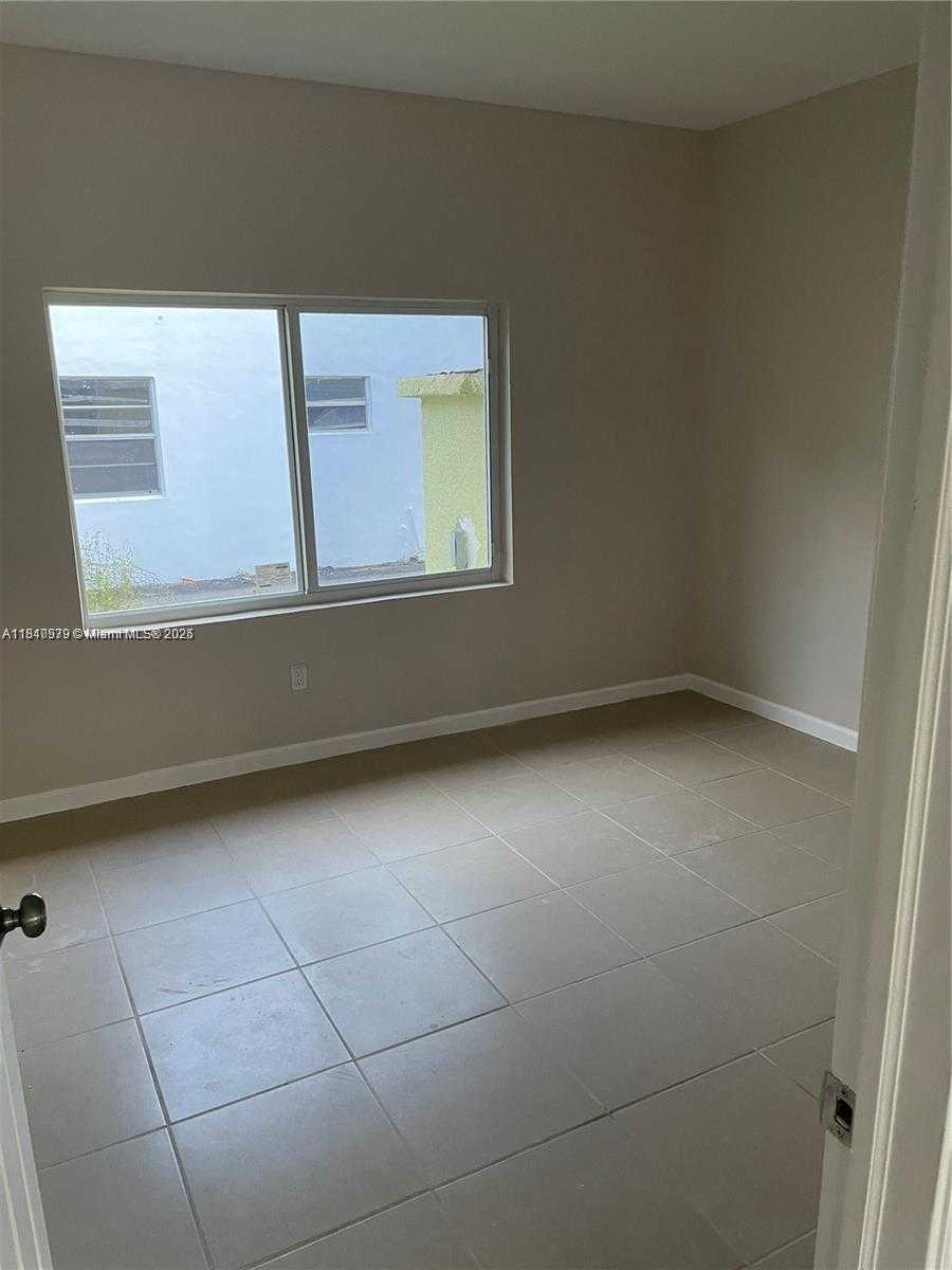 Small Image of 8321 NORTH EAST MIAMI CT, Miami Number 4