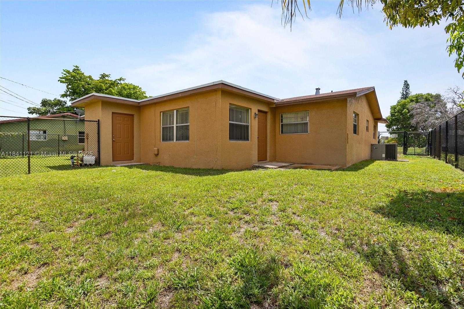 Small Image of 1630 NORTH WEST 52ND AVE, Lauderhill Number 22