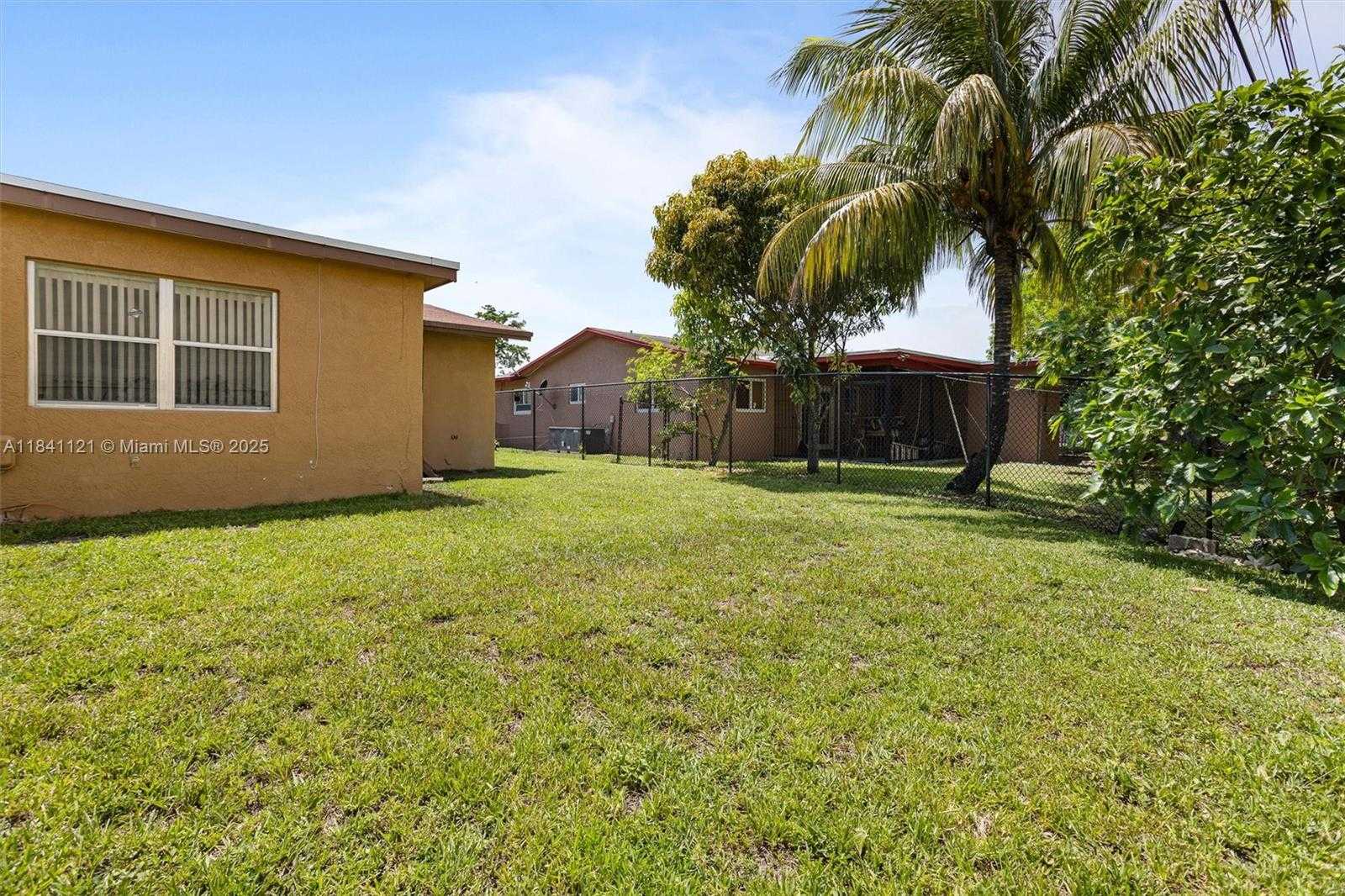 Small Image of 1630 NORTH WEST 52ND AVE, Lauderhill Number 26