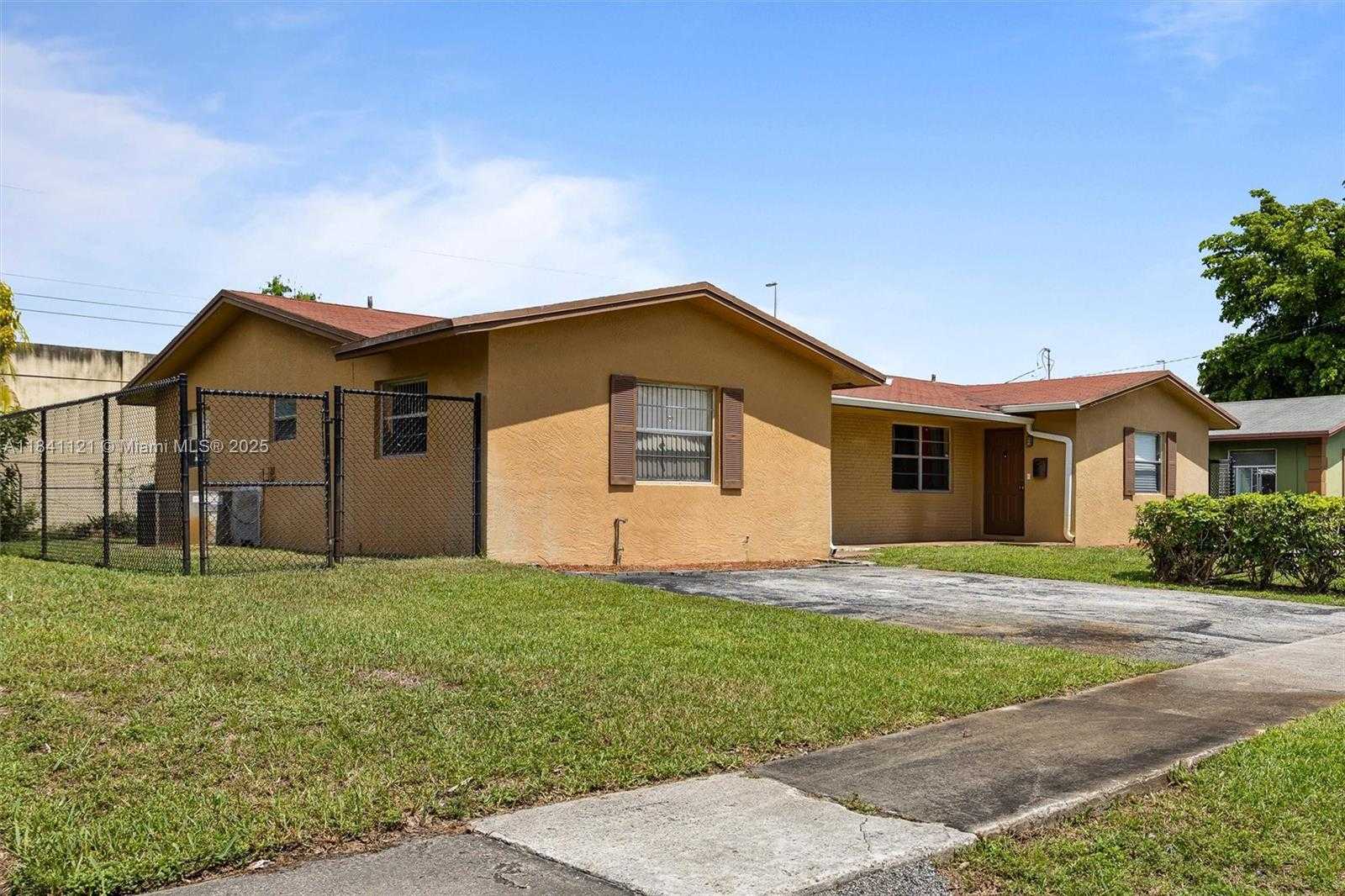 Small Image of 1630 NORTH WEST 52ND AVE, Lauderhill Number 32
