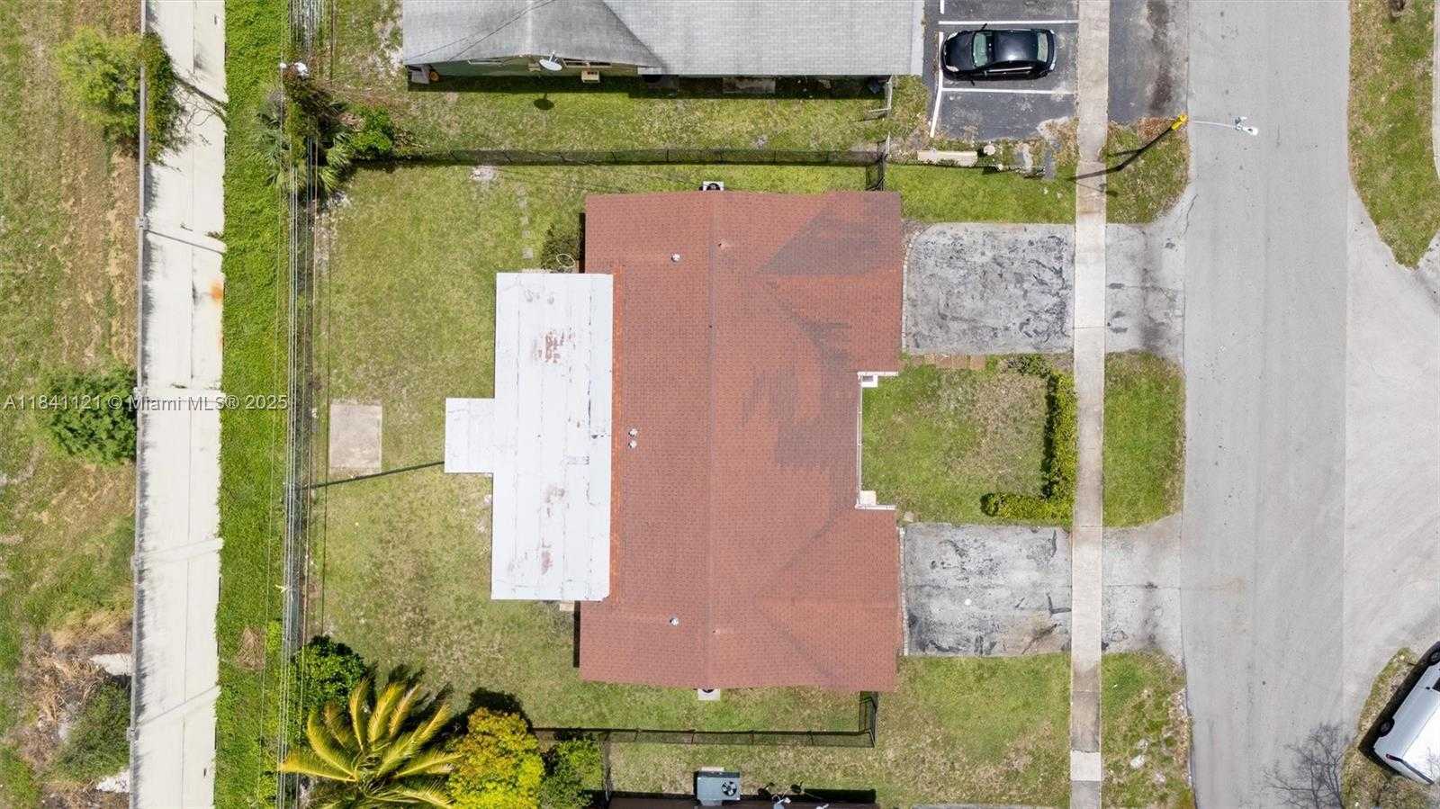 Small Image of 1630 NORTH WEST 52ND AVE, Lauderhill Number 4