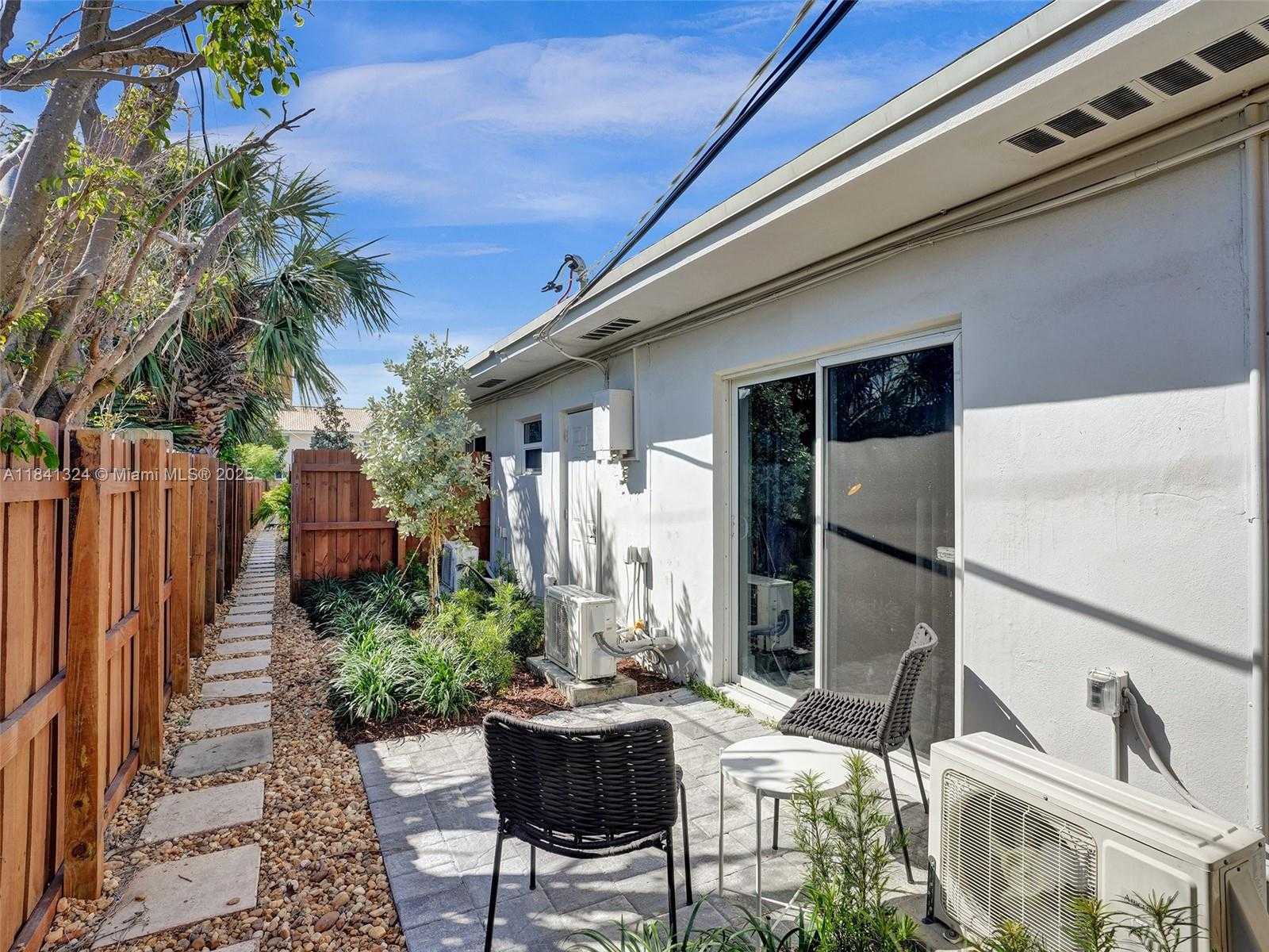 Small Image of 3204 NORTH EAST 9TH ST, Pompano Beach Number 10