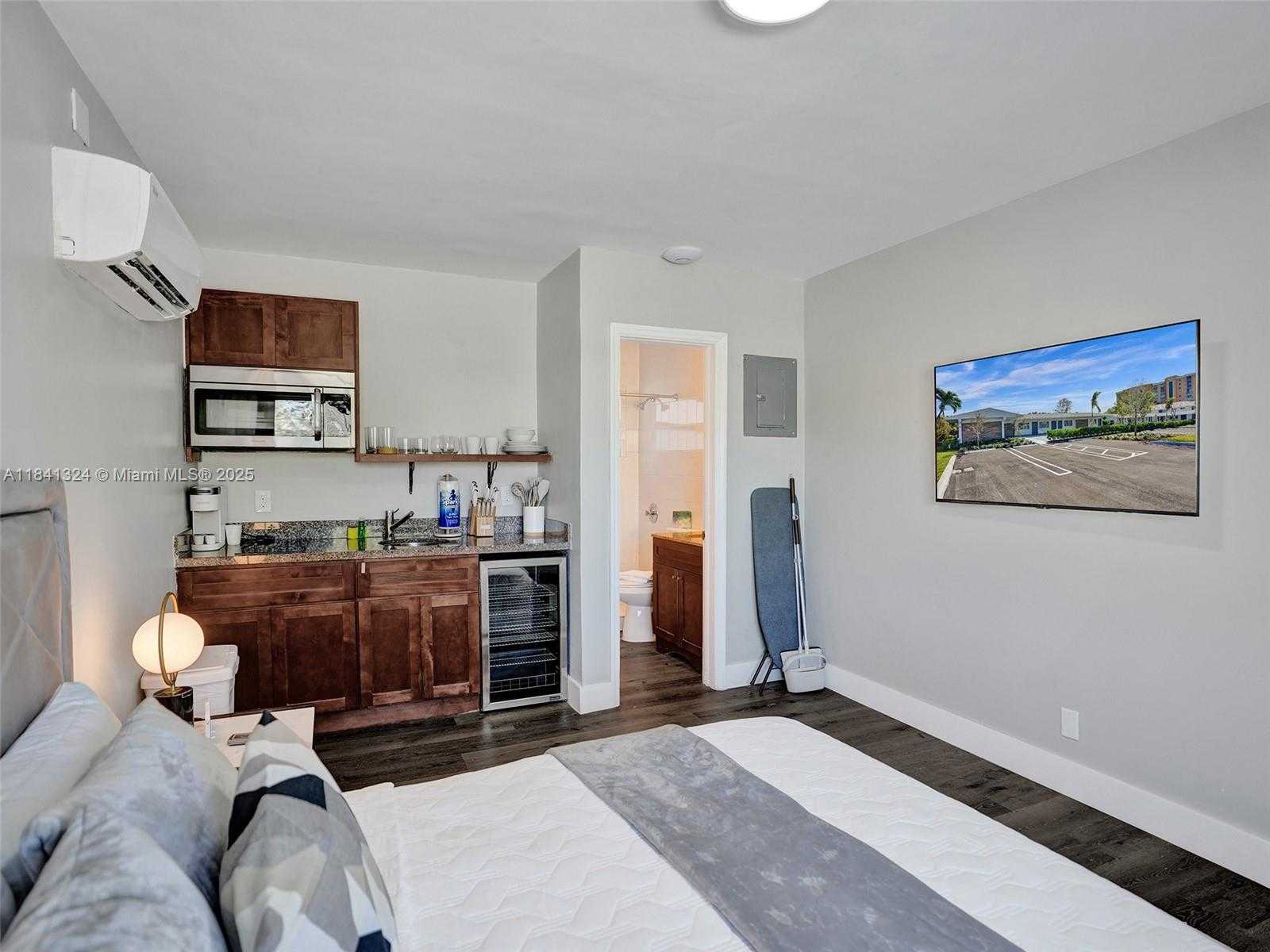 Small Image of 3204 NORTH EAST 9TH ST, Pompano Beach Number 12
