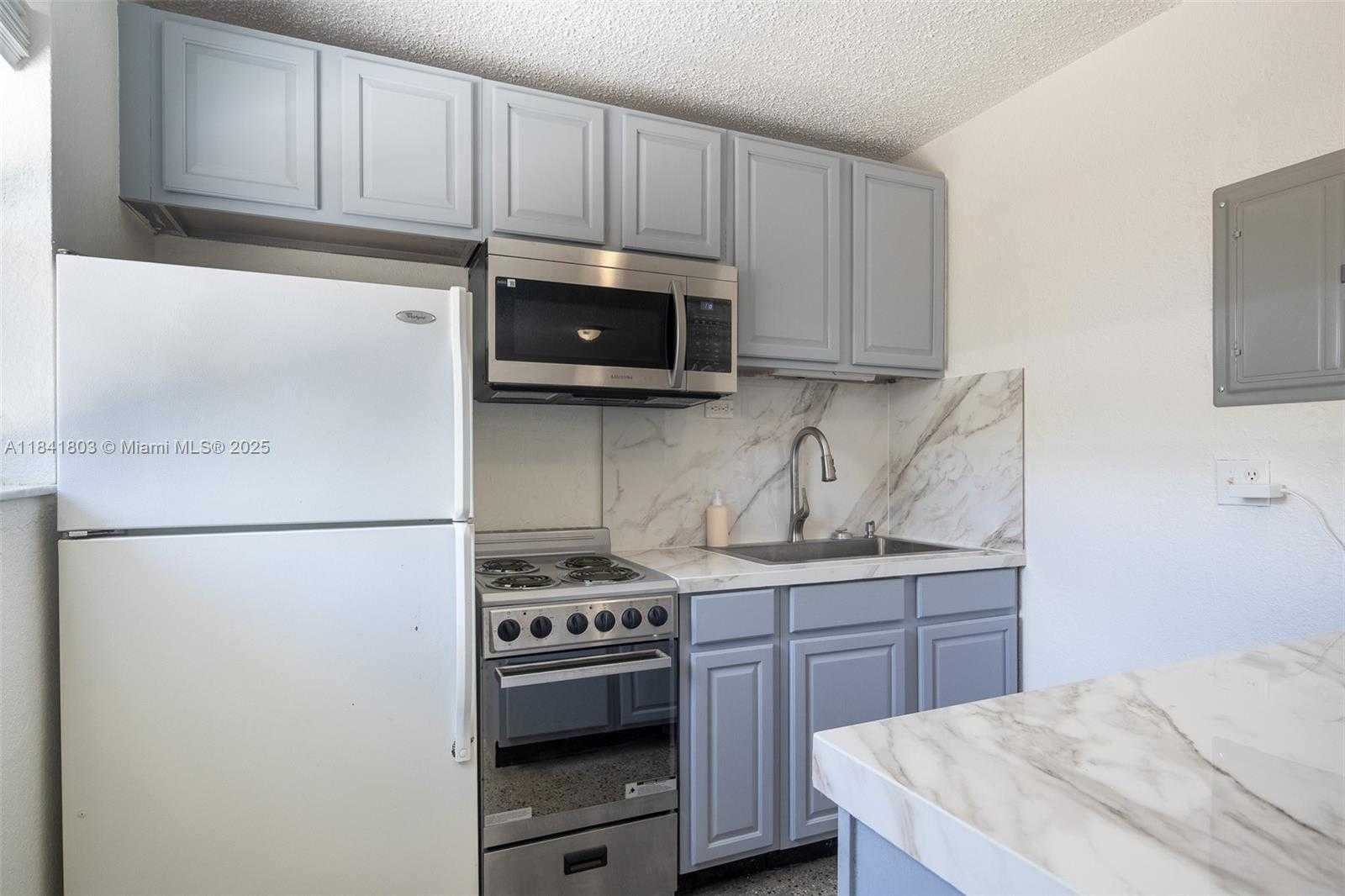 Small Image of 605 SOUTH WEST 14TH TER #4, Fort Lauderdale Number 12