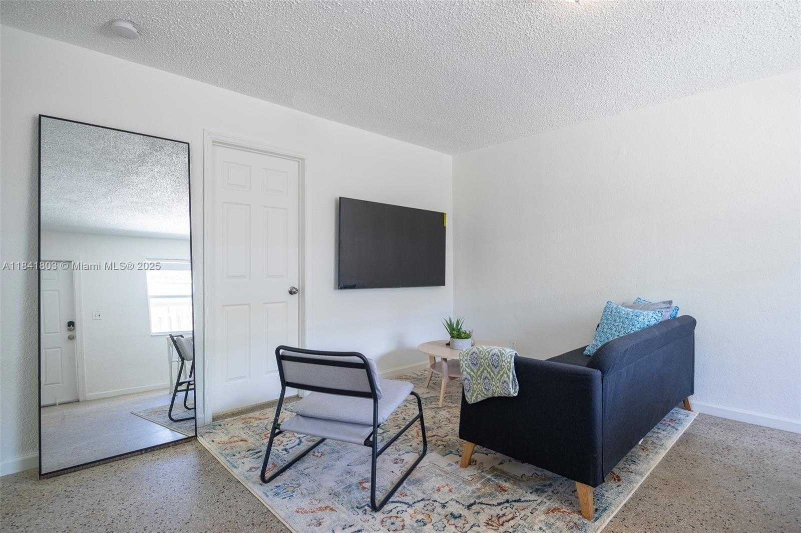 Small Image of 605 SOUTH WEST 14TH TER #4, Fort Lauderdale Number 15