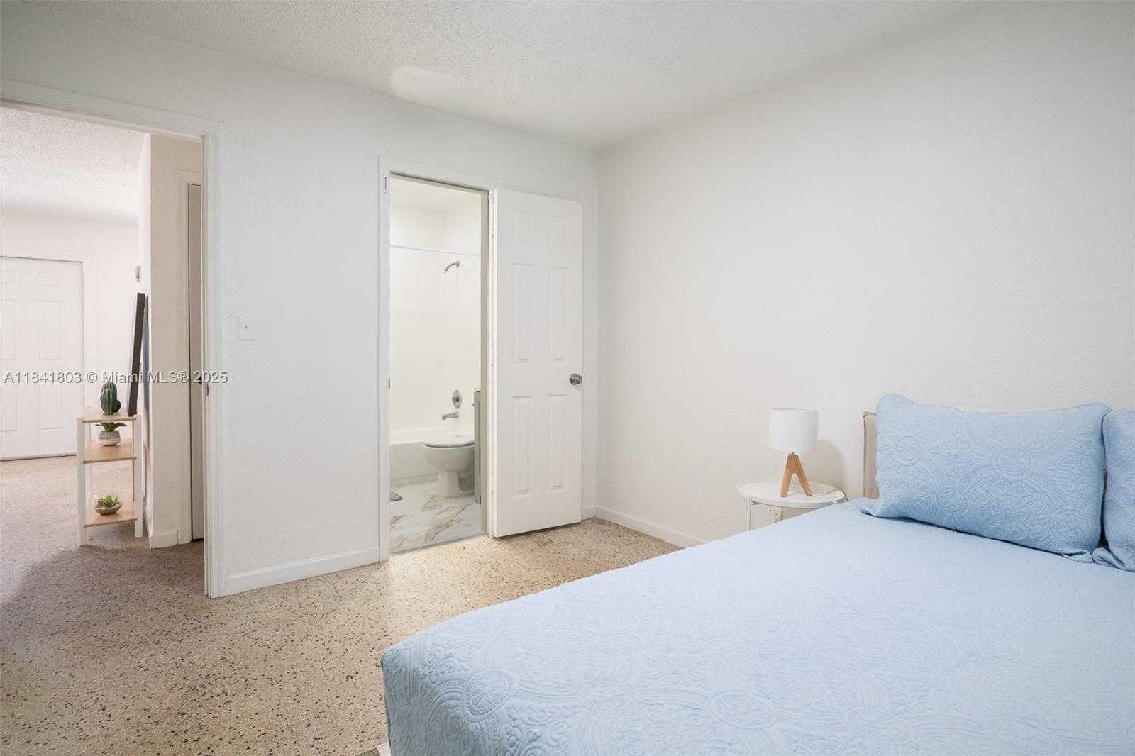 Small Image of 605 SOUTH WEST 14TH TER #4, Fort Lauderdale Number 19