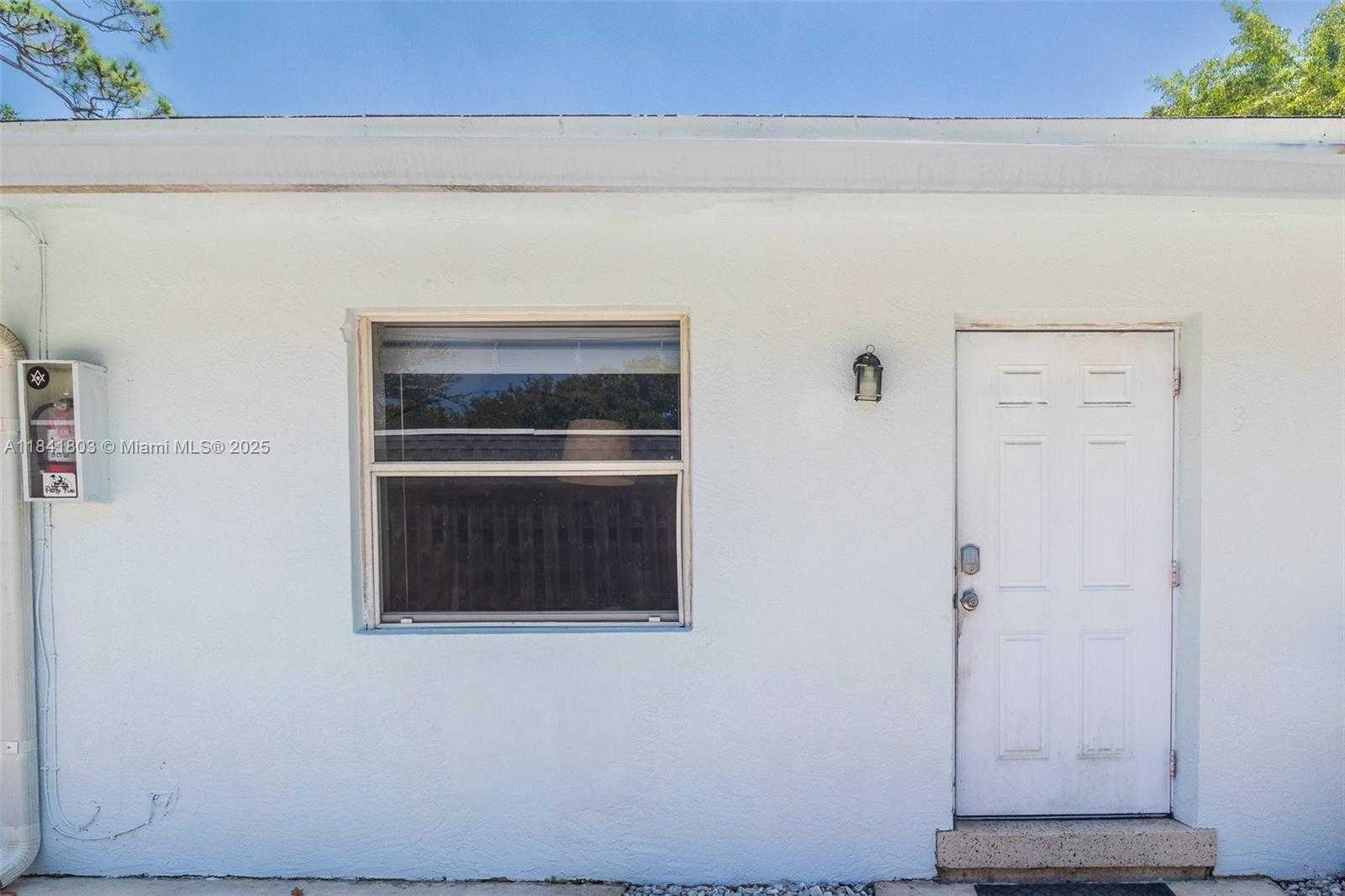Small Image of 605 SOUTH WEST 14TH TER #4, Fort Lauderdale Number 33