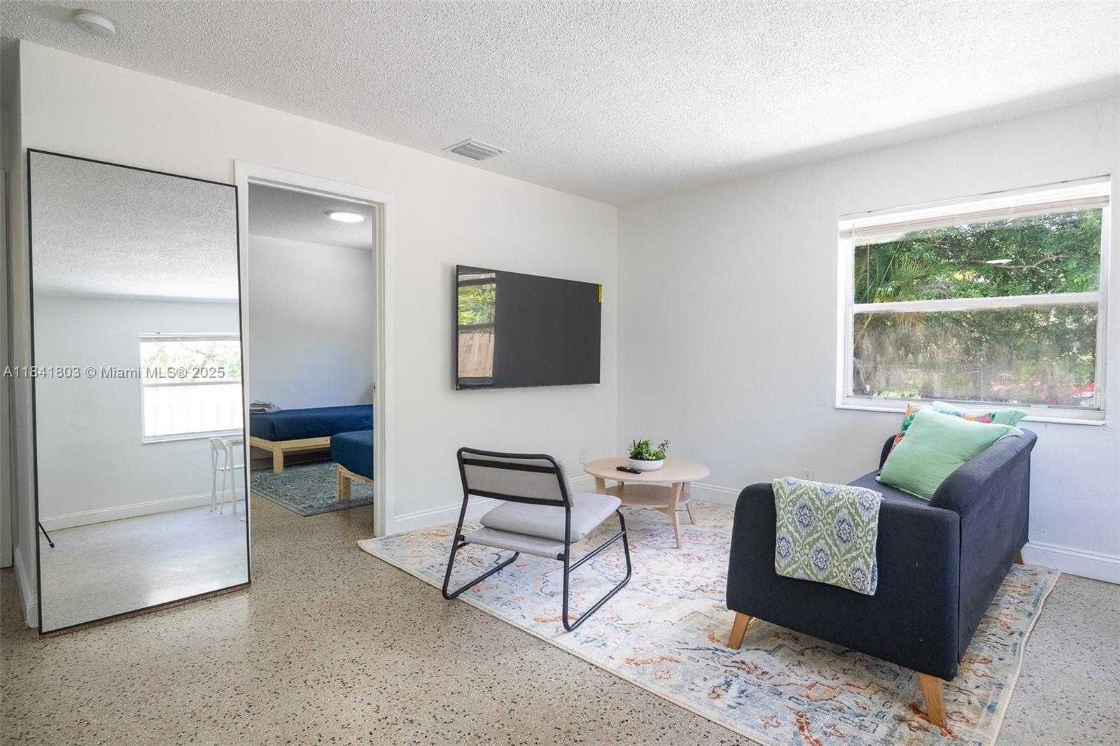 Small Image of 605 SOUTH WEST 14TH TER #4, Fort Lauderdale Number 34