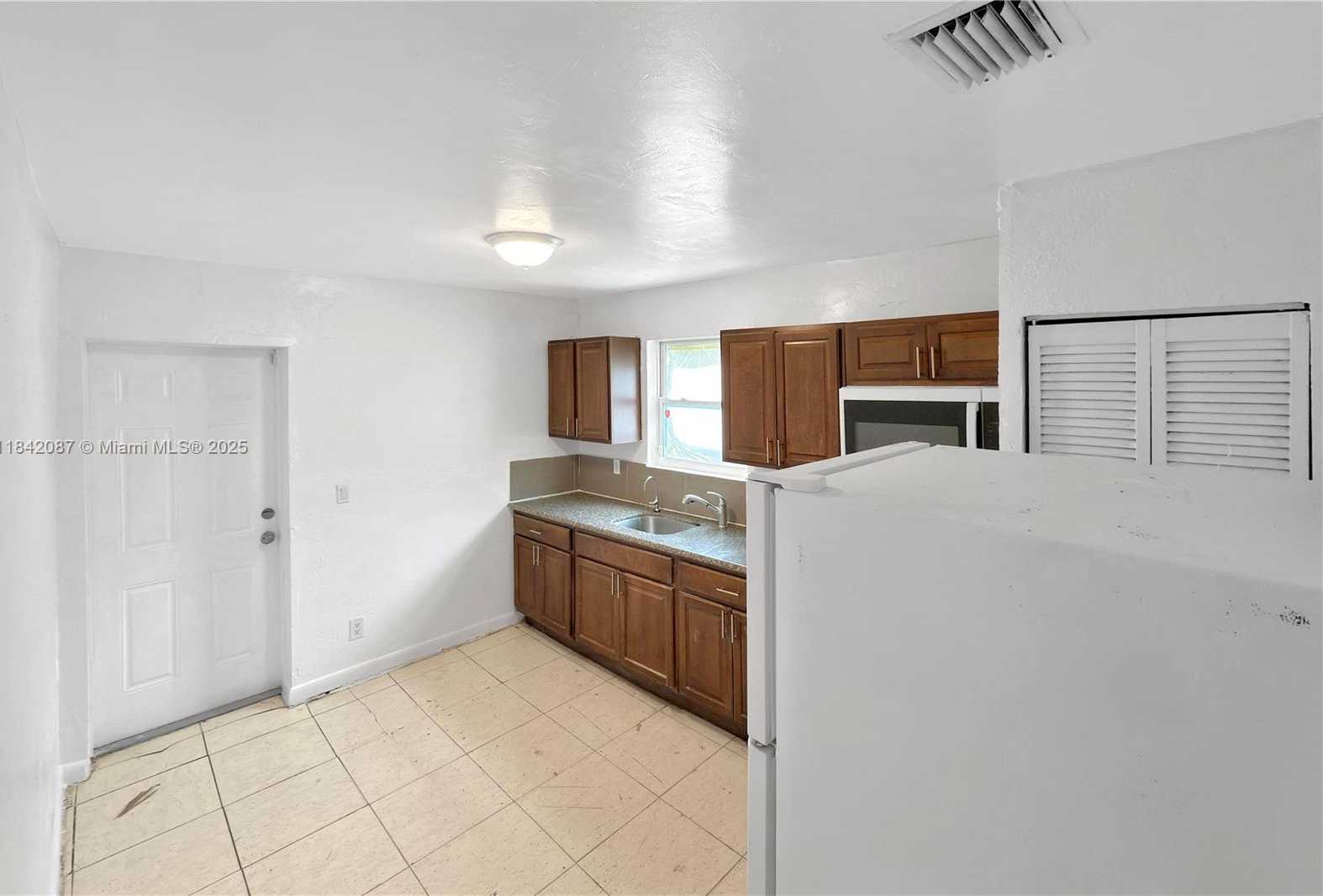 Small Image of 7770 NORTH WEST 9TH AVE, Miami Number 15