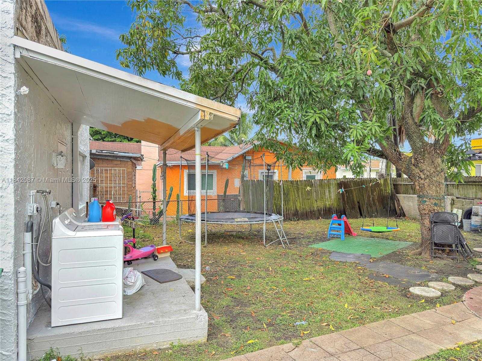 Small Image of 7770 NORTH WEST 9TH AVE, Miami Number 4