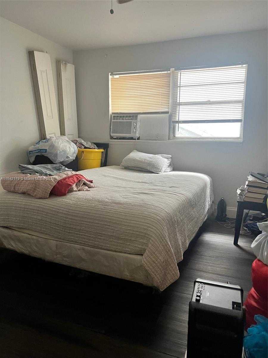 Small Image of 616 13TH ST, West Palm Beach Number 12