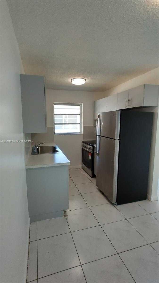 Small Image of 1905 MIAMI RD #4, Fort Lauderdale Number 10