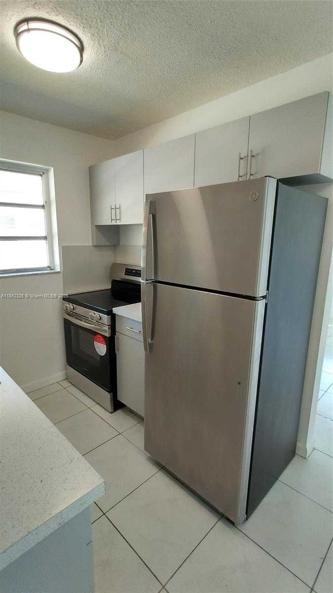 Small Image of 1905 MIAMI RD #4, Fort Lauderdale Number 11