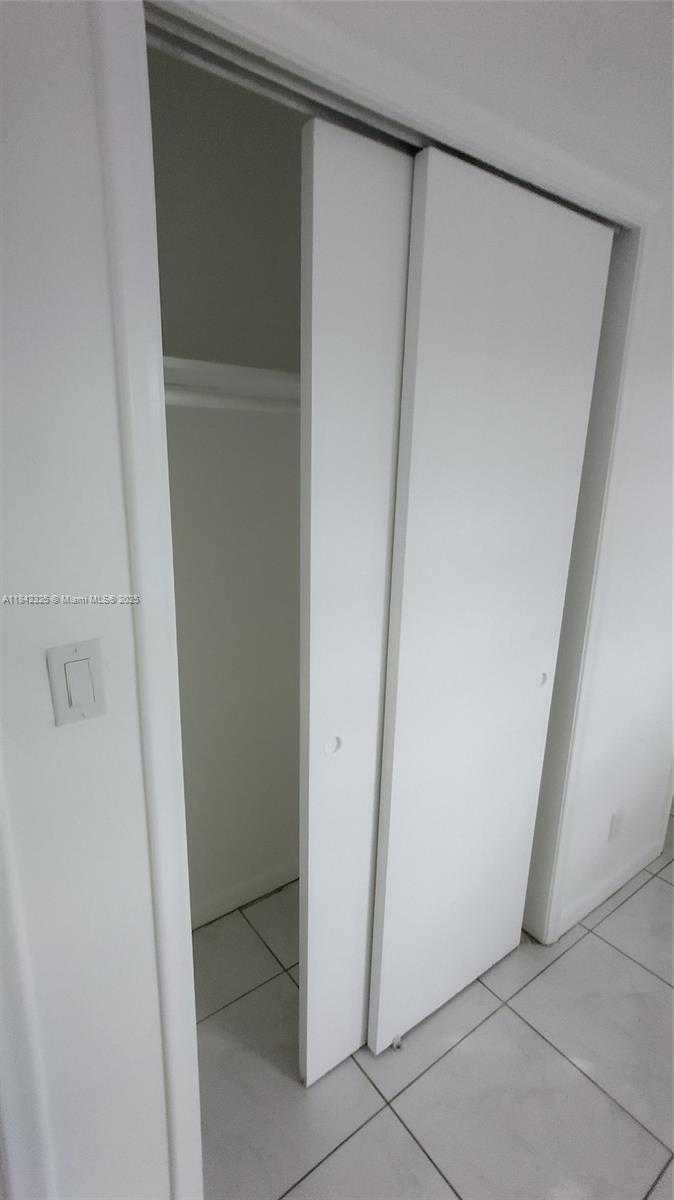 Small Image of 1905 MIAMI RD #4, Fort Lauderdale Number 16