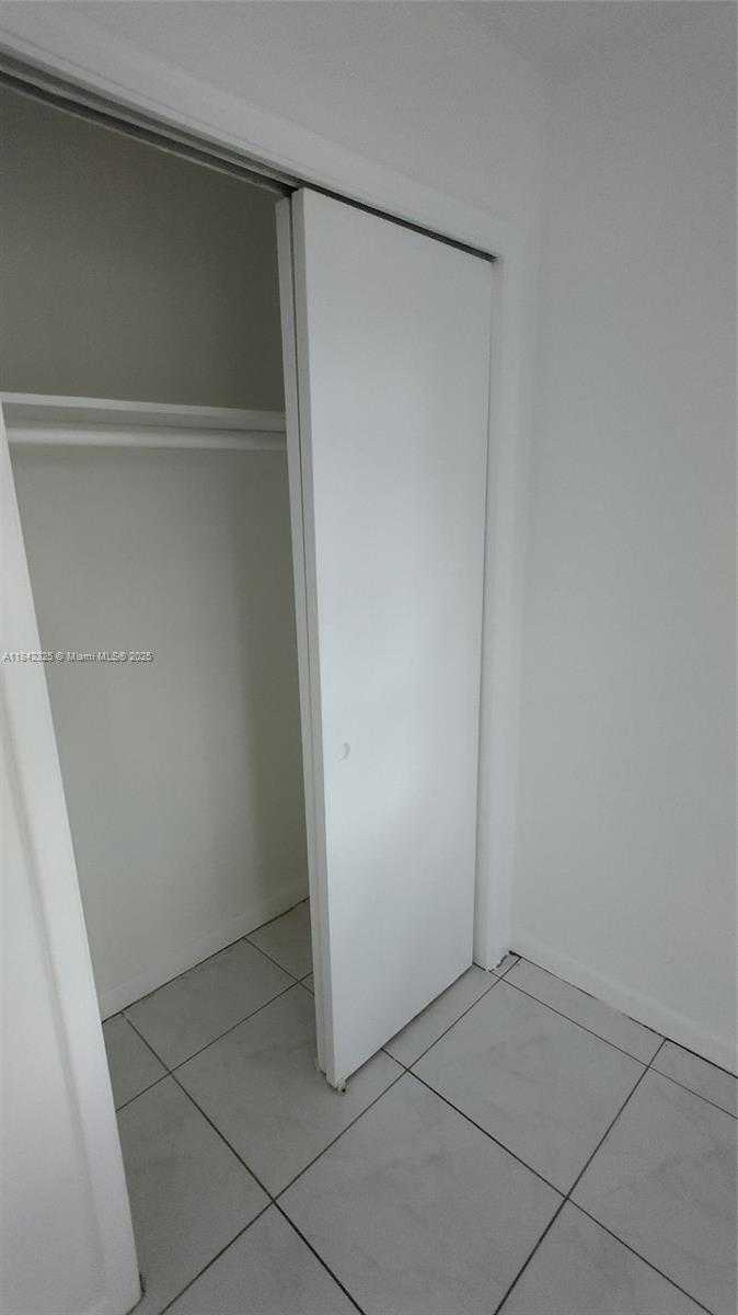 Small Image of 1905 MIAMI RD #4, Fort Lauderdale Number 18