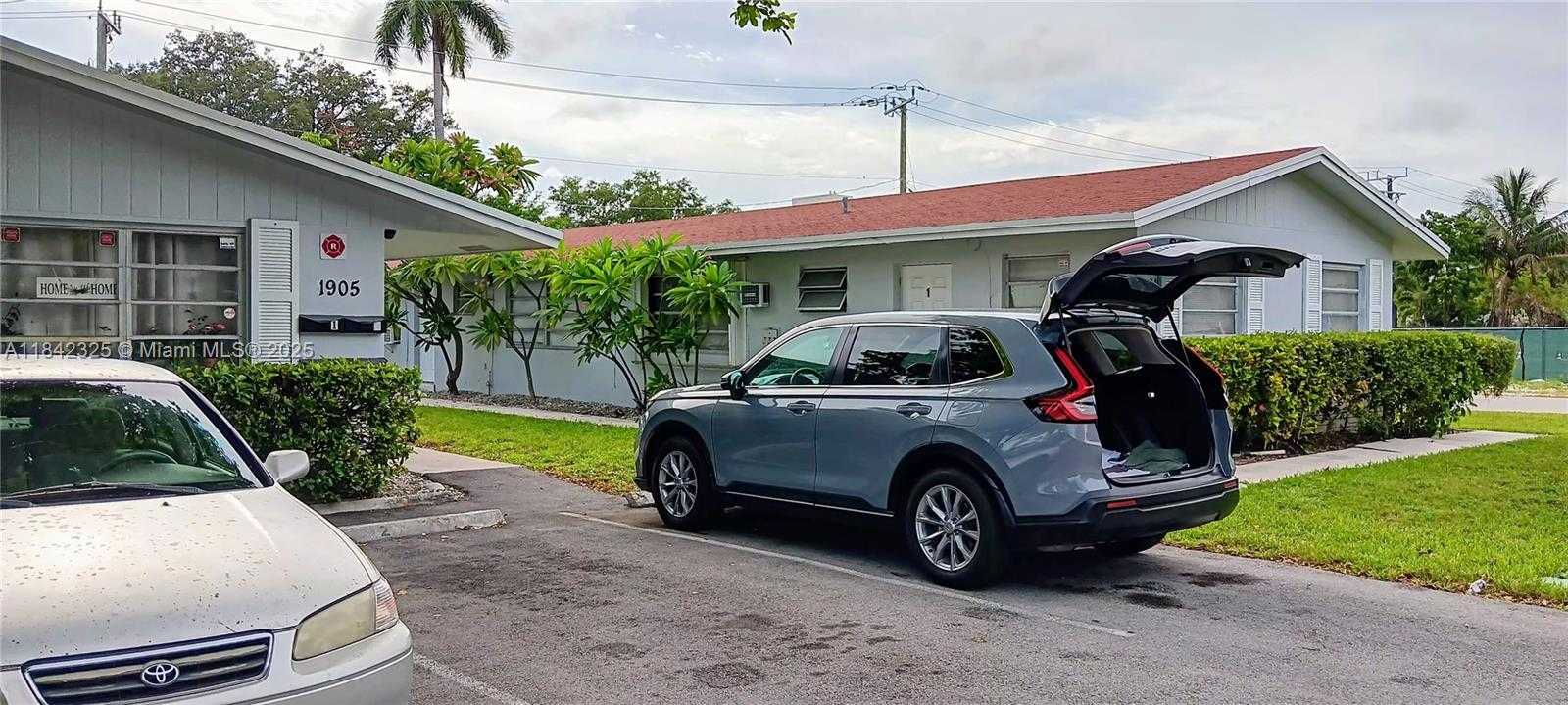 Small Image of 1905 MIAMI RD #4, Fort Lauderdale Number 8