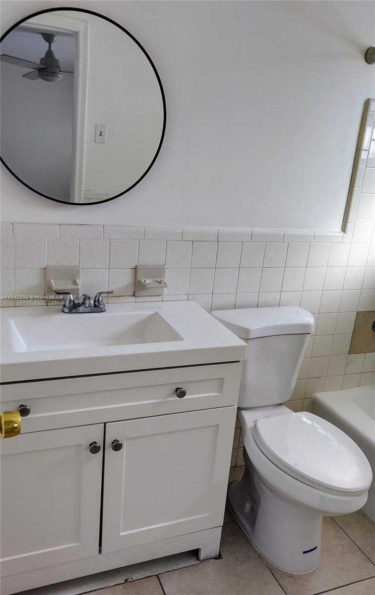 Small Image of 1901 MIAMI RD #3, Fort Lauderdale Number 17
