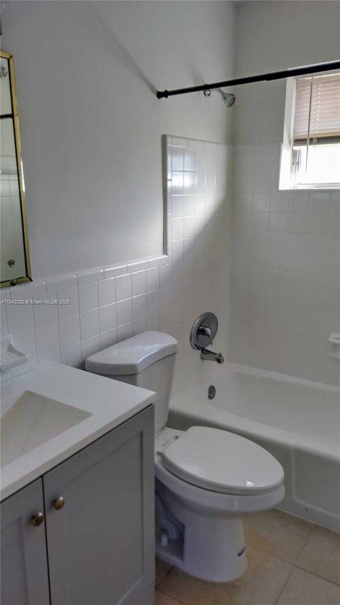 Small Image of 1901 MIAMI RD #3, Fort Lauderdale Number 20