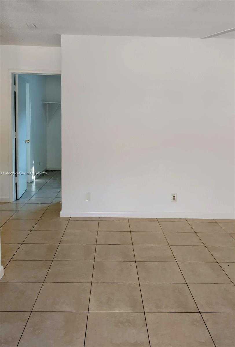 Small Image of 1901 MIAMI RD #3, Fort Lauderdale Number 26