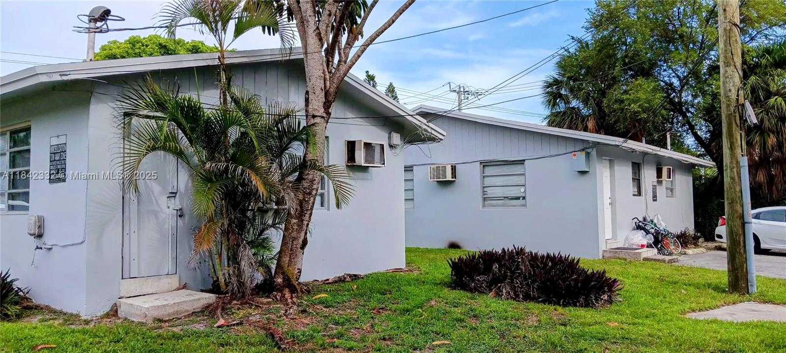 Small Image of 1901 MIAMI RD #3, Fort Lauderdale Number 3