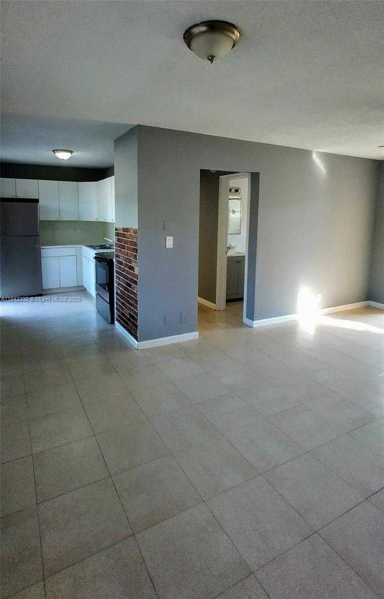 Small Image of 1901 MIAMI RD #3, Fort Lauderdale Number 9
