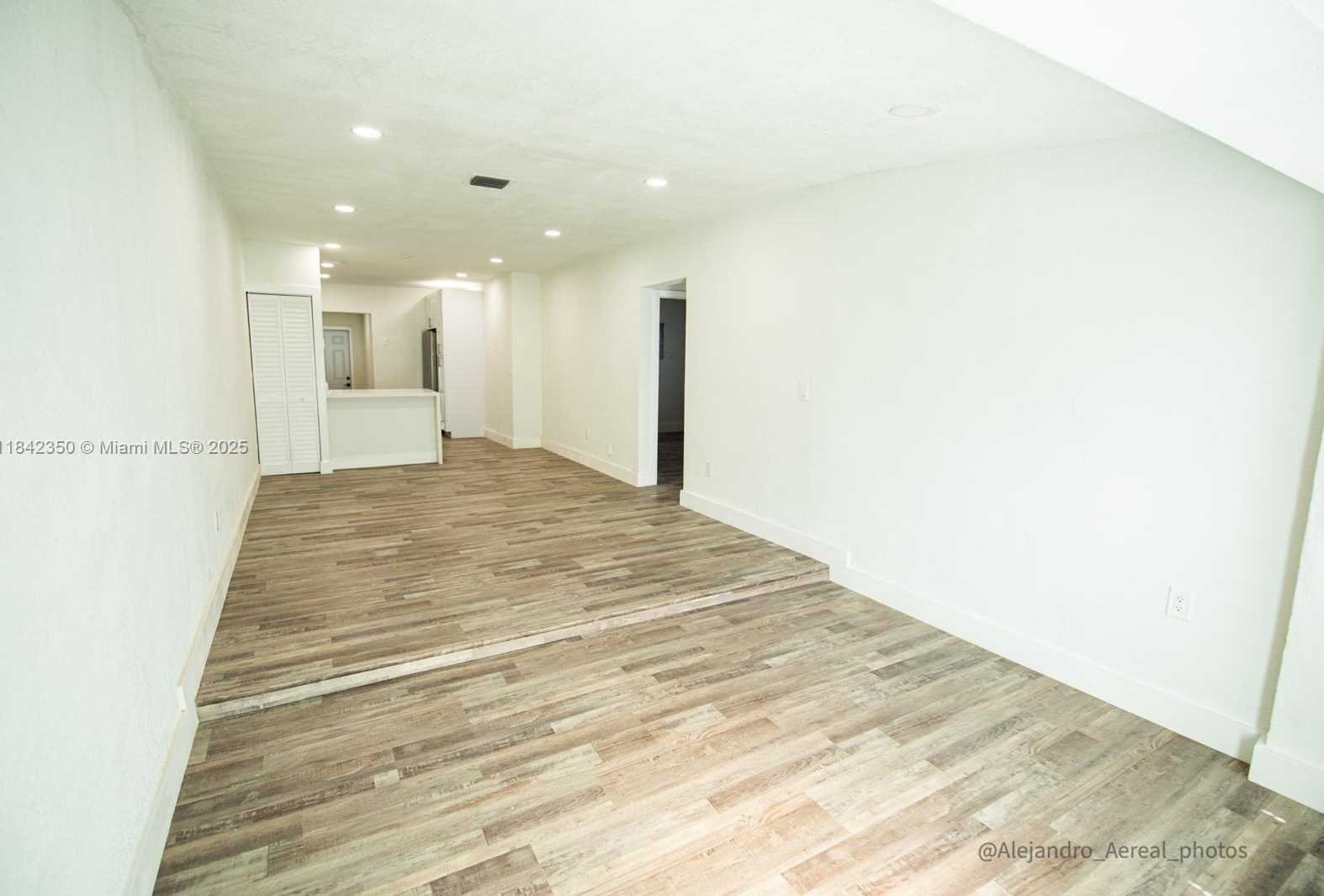 Small Image of 3045 SOUTH WEST 21ST ST, Miami Number 11