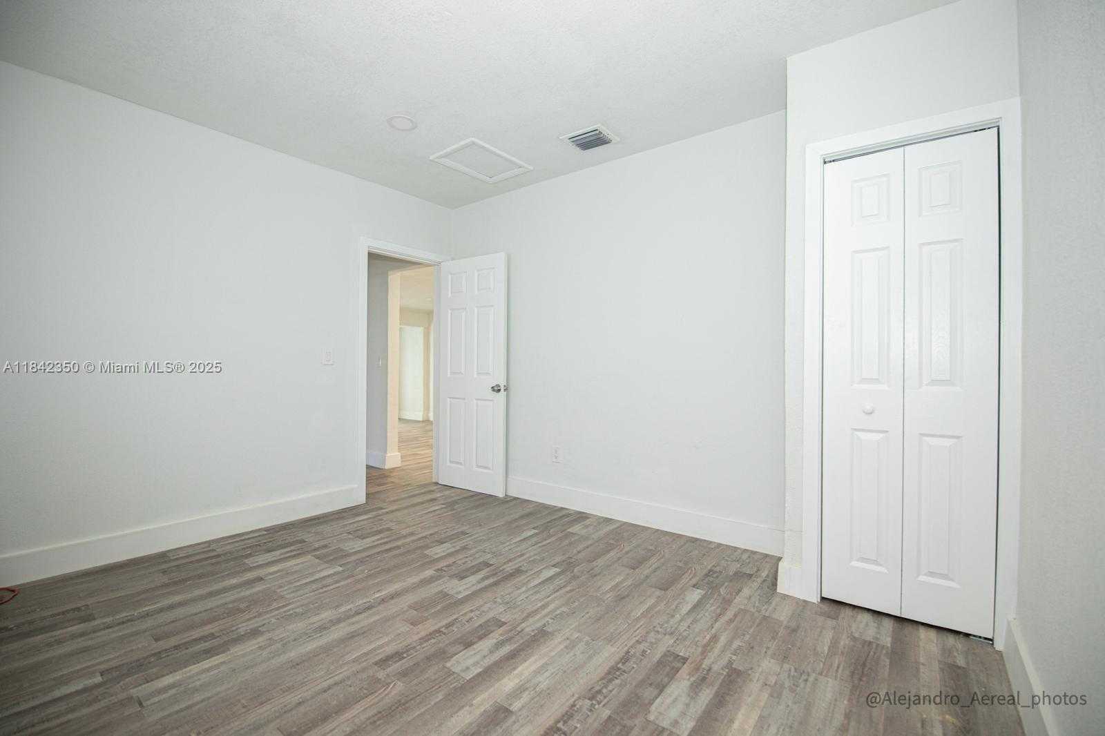 Small Image of 3045 SOUTH WEST 21ST ST, Miami Number 13