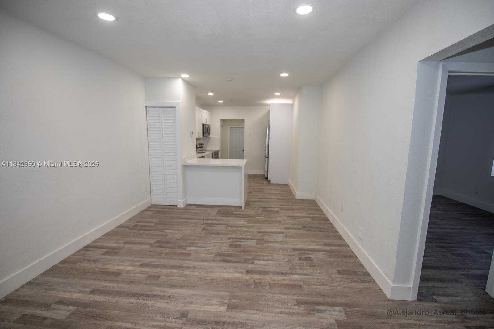 Small Image of 3045 SOUTH WEST 21ST ST, Miami Number 15