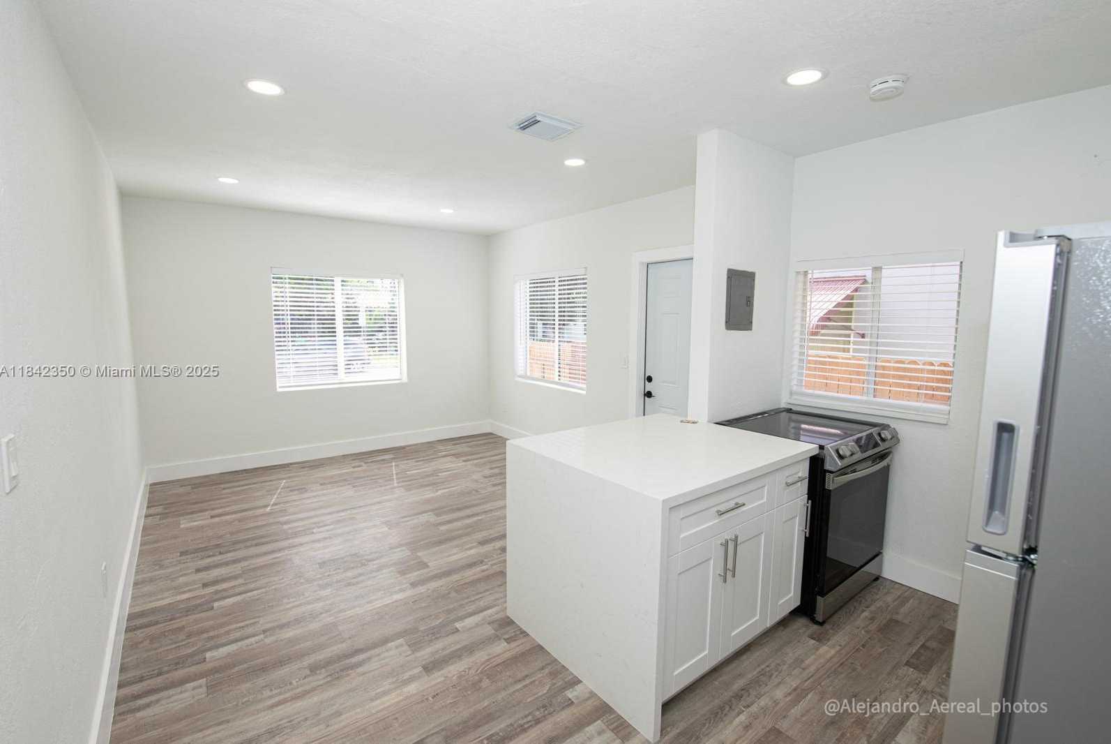 Small Image of 3045 SOUTH WEST 21ST ST, Miami Number 22