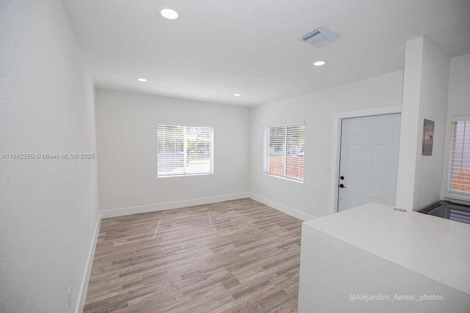 Small Image of 3045 SOUTH WEST 21ST ST, Miami Number 25