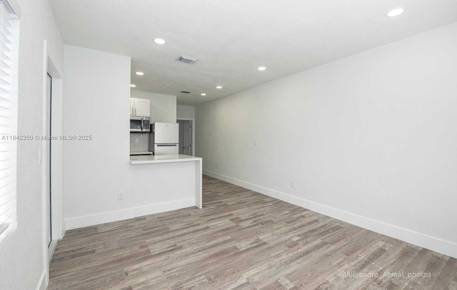 Small Image of 3045 SOUTH WEST 21ST ST, Miami Number 26