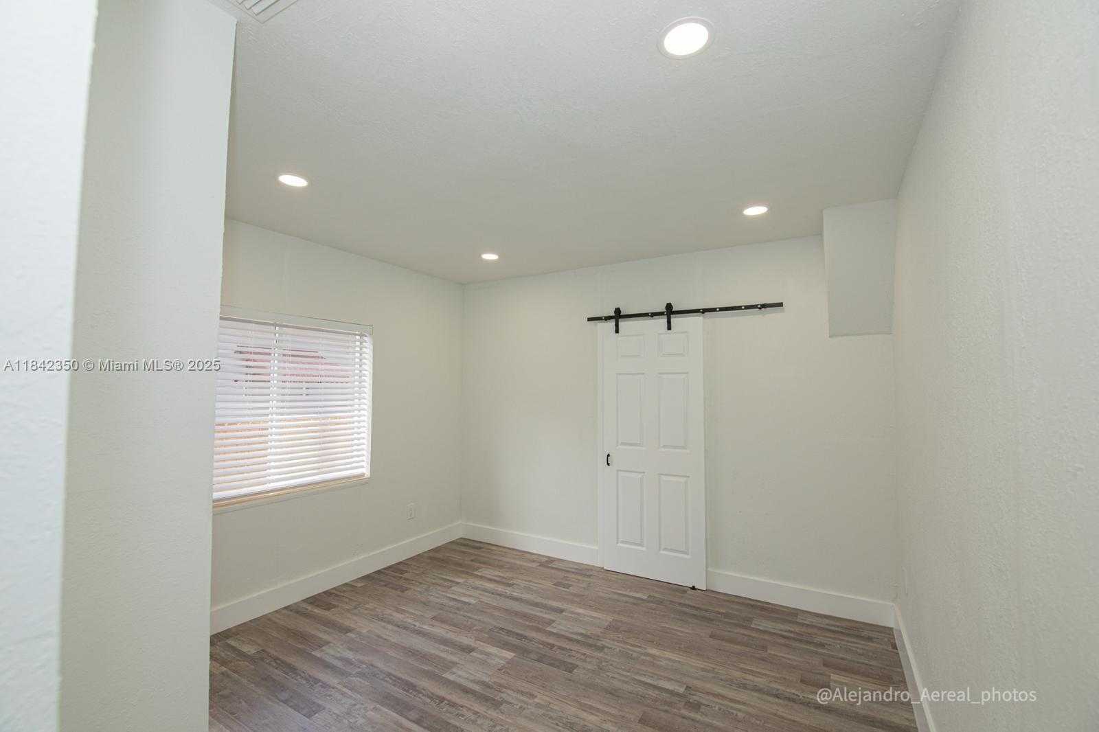 Small Image of 3045 SOUTH WEST 21ST ST, Miami Number 31
