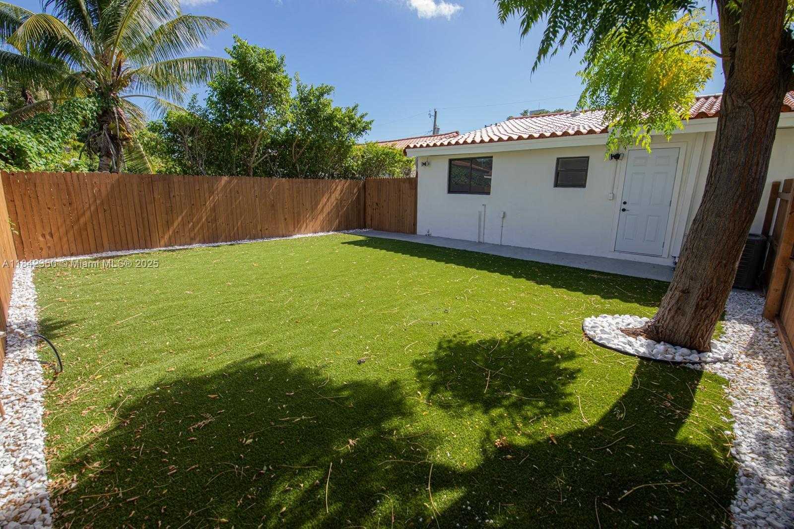 Small Image of 3045 SOUTH WEST 21ST ST, Miami Number 37