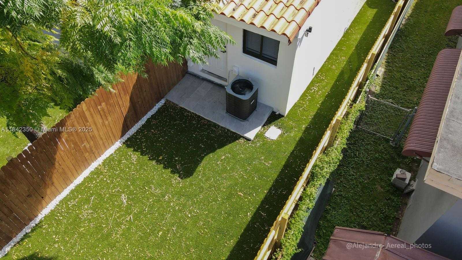 Small Image of 3045 SOUTH WEST 21ST ST, Miami Number 38