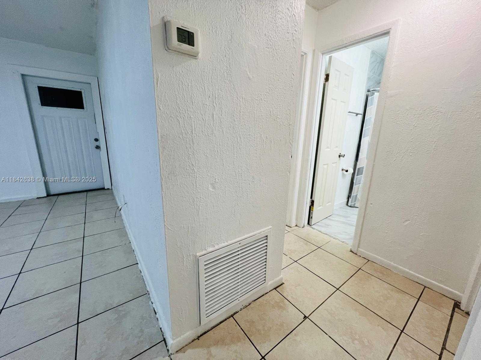 Small Image of 2019 COLMAR AVE, Sebring Number 3