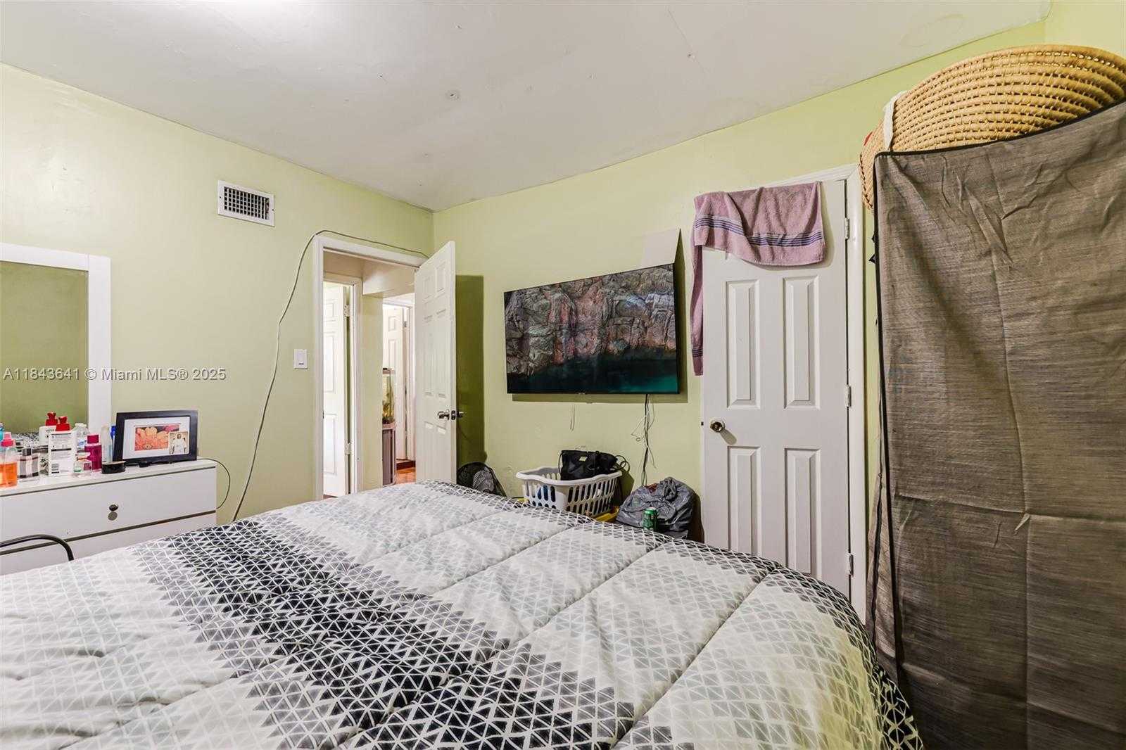 Small Image of 578 NORTH WEST 97TH ST #2, Miami Number 62