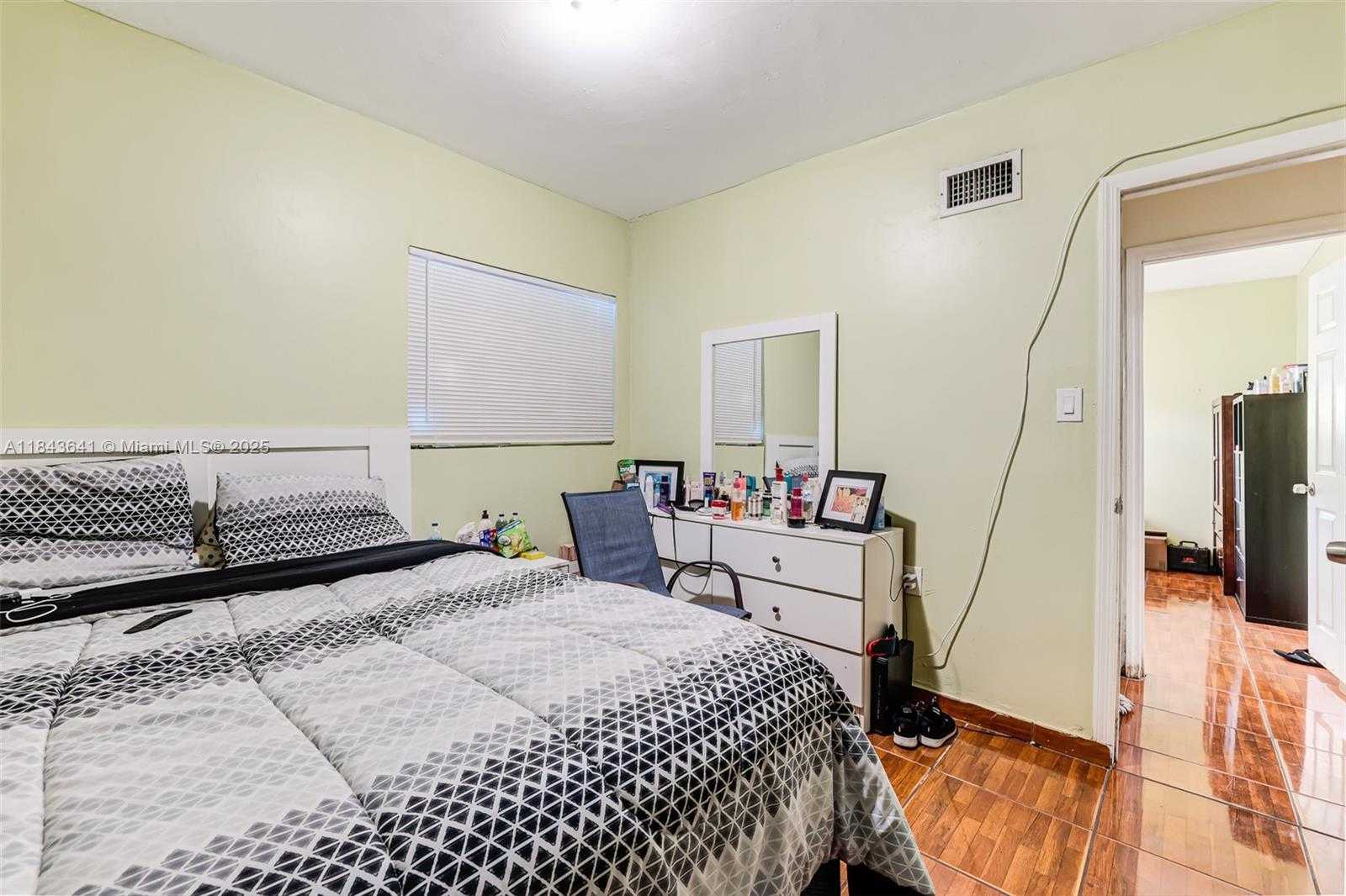 Small Image of 578 NORTH WEST 97TH ST #2, Miami Number 63